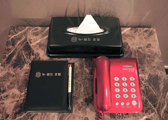 Hotel New World Yongsan 2*